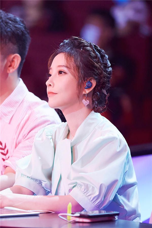 冯提莫校园星歌声首任评委.jpg