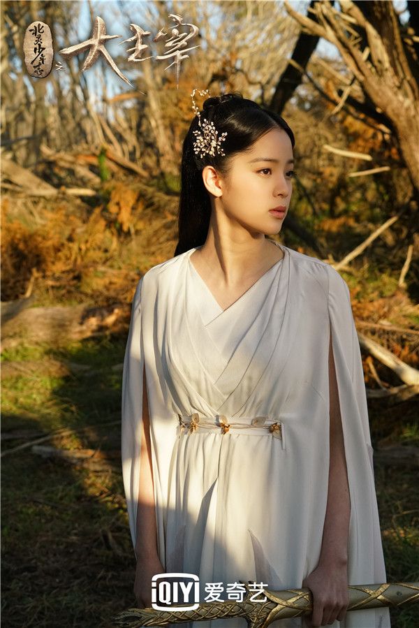 欧阳娜娜饰洛璃.jpg