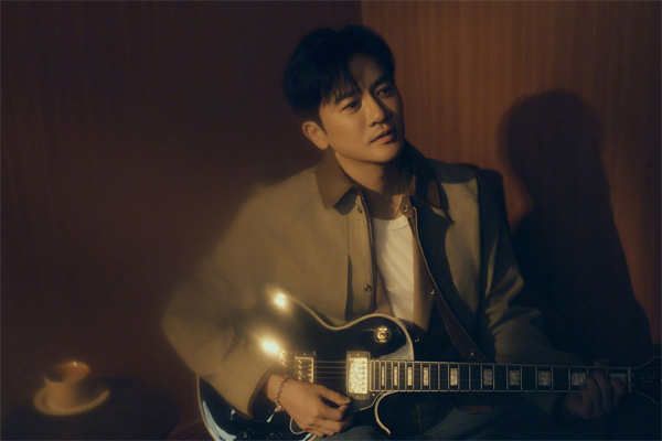 苏有朋全新单曲《与你》上线 深度参与创作回归音乐初心 (3).jpg