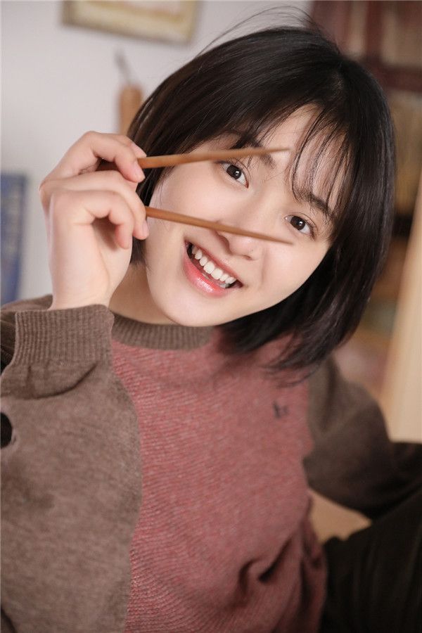 凌美仕素颜.jpg
