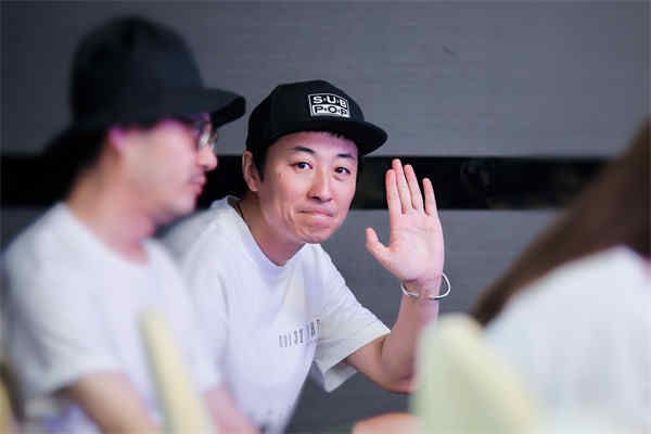 03导演张大磊在电影《星星在等我们》发布会现场.jpg