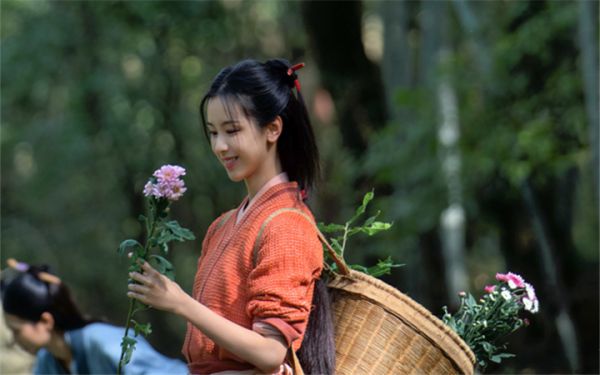 陈都灵大型古装史诗剧《浣溪沙》杀青 演绎经典美人角色郑旦引期待