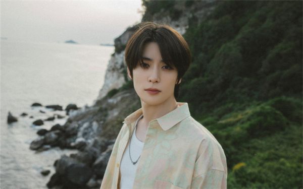 NCT成员在玹个人歌曲《Horizon》将于今天下午5点公开音源与MV，预告感性的夏日颂！   