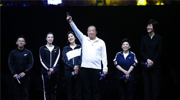 吴敏霞现身超新星全运会决赛 6大奥运冠军共同传递体育精神   