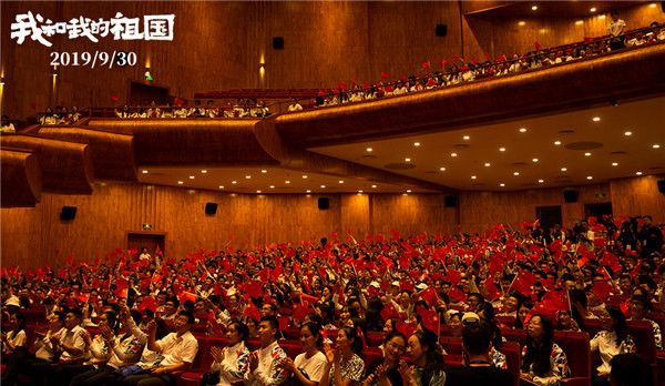 学生合影.jpg